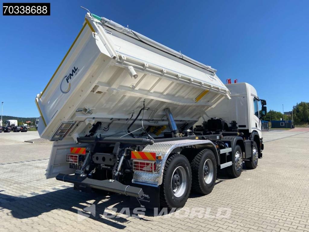 Scania P420 8X4 Photo 7
