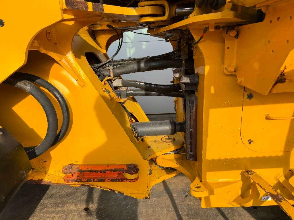 Volvo L150G - Automatic Greasing / CDC Steering Photo 18