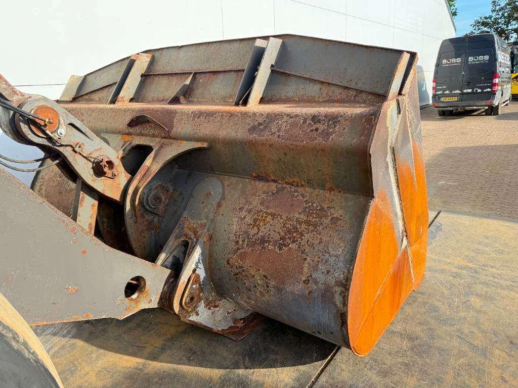 Volvo L150G - Automatic Greasing / CDC Steering Photo 24