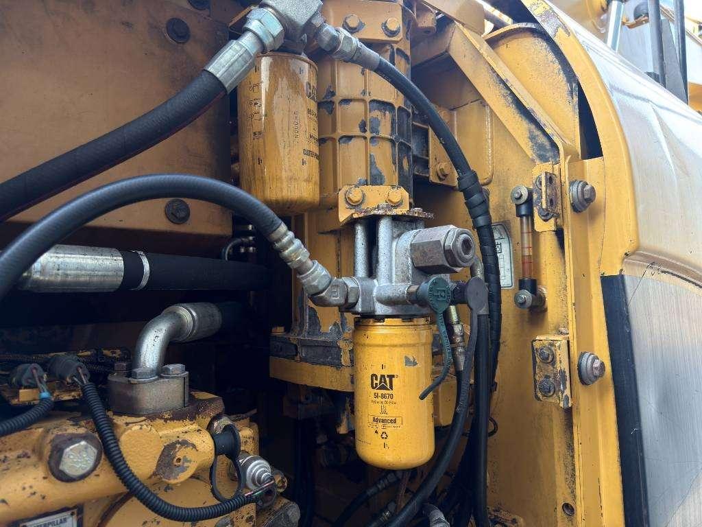Caterpillar 320D L Photo 30