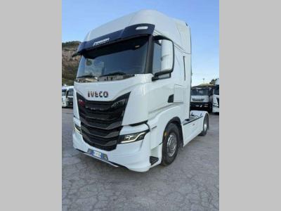 Iveco S-WAY Photo 1