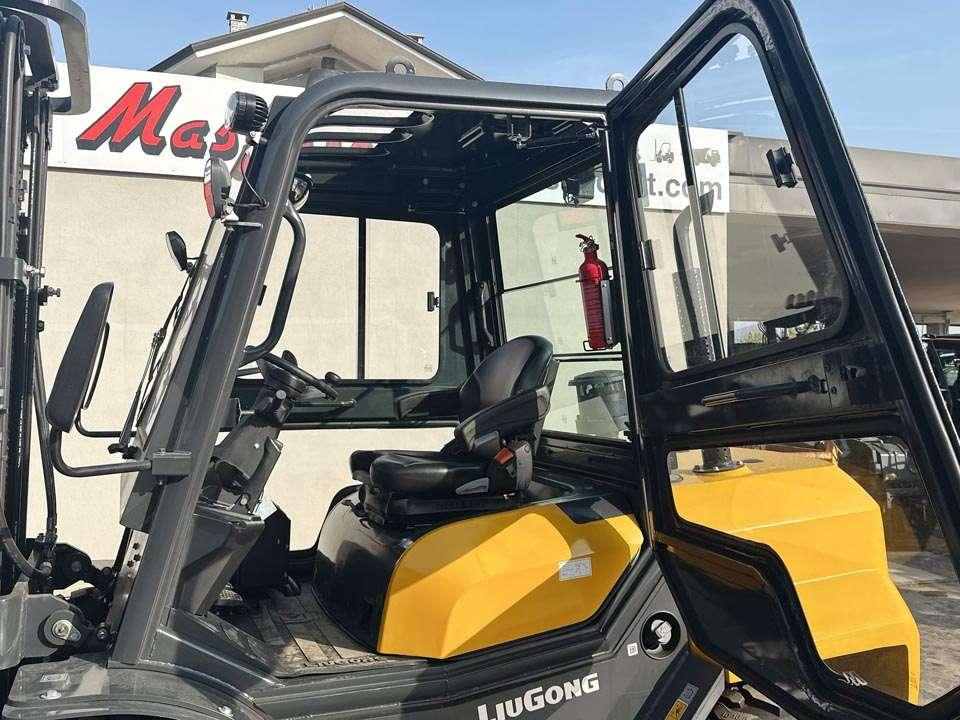 Liugong CLG2035H 4X4 Photo 13
