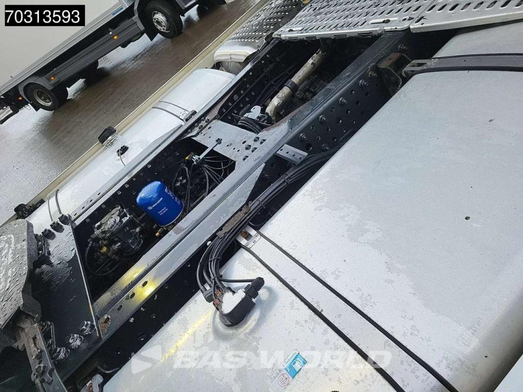 Iveco S-Way 570 4X2 Retarder 2xTanks Standklima Navi Photo 16