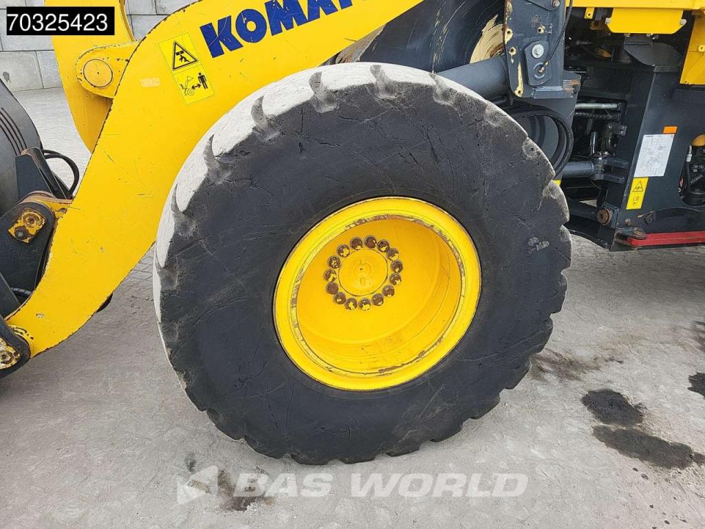 Komatsu WA320-6 Photo 25