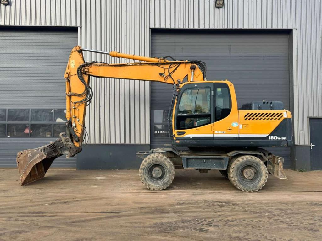 Hyundai Robex 180W-9A Photo 1