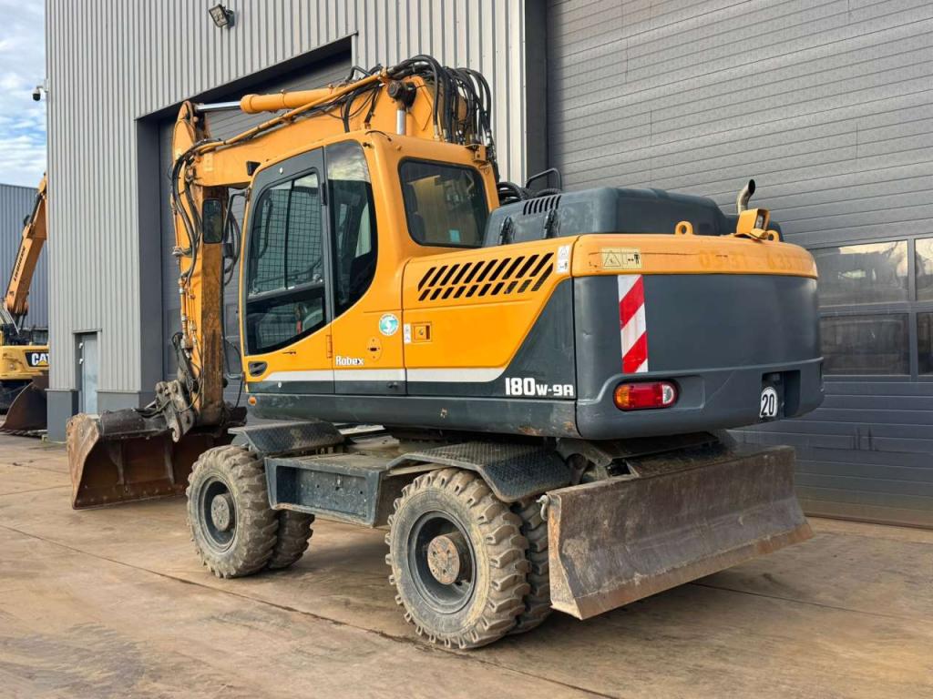 Hyundai Robex 180W-9A Photo 3