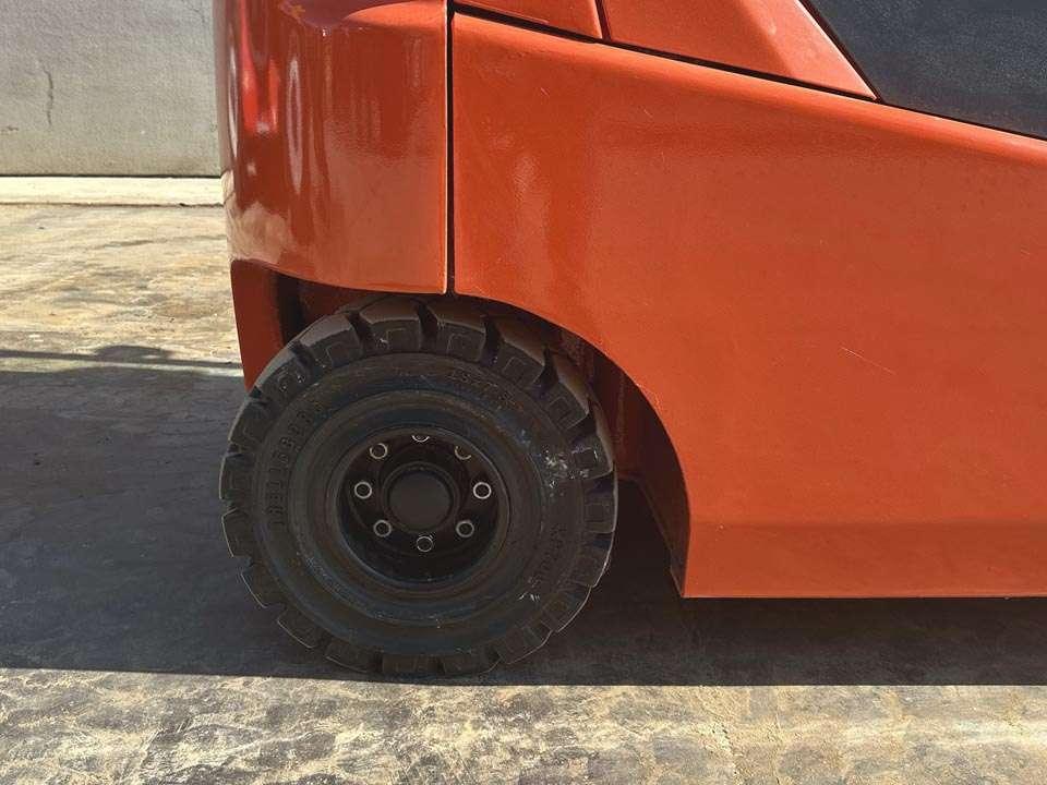 Toyota 8FBMT30 Photo 4
