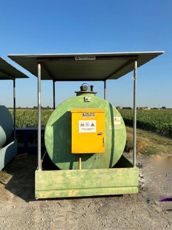 Emiliana Serbatoi Réservoir de diesel Photo 3