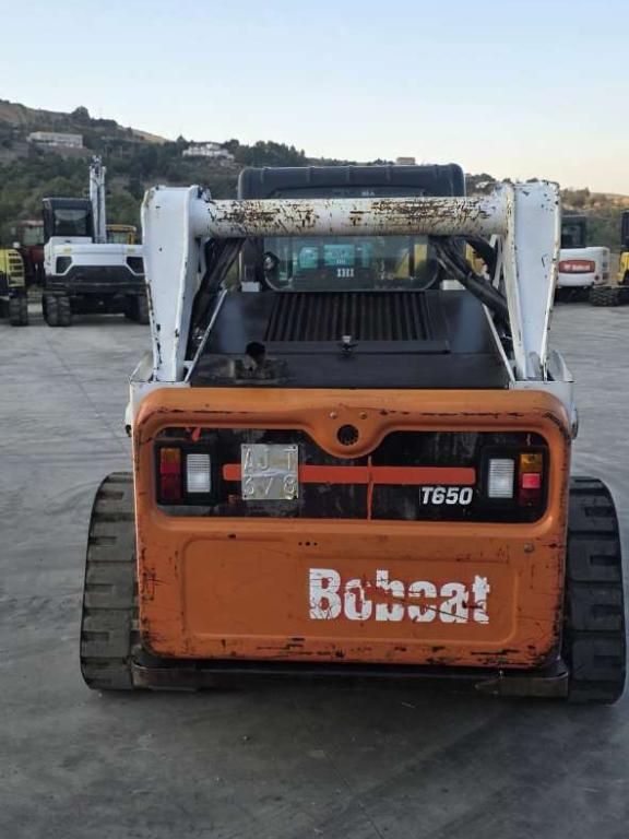 Bobcat T650 Photo 4