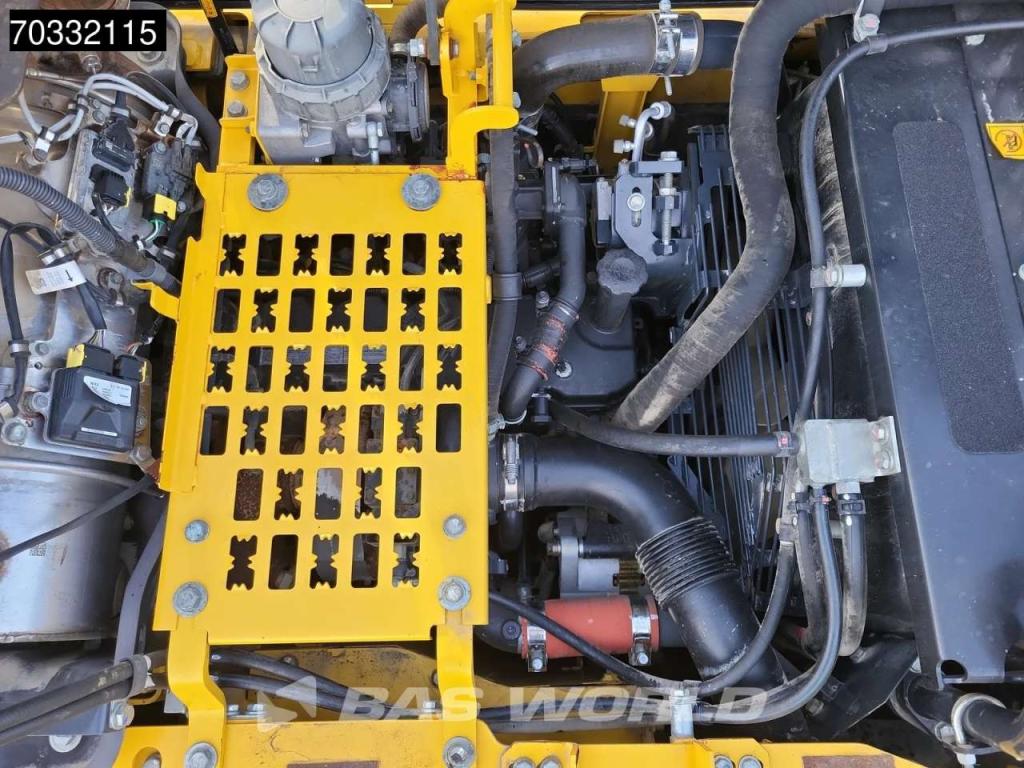 Komatsu PC240 NLC-11 3M Wide - German Machine Photo 19