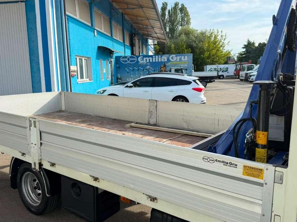 Renault Maxity Photo 4