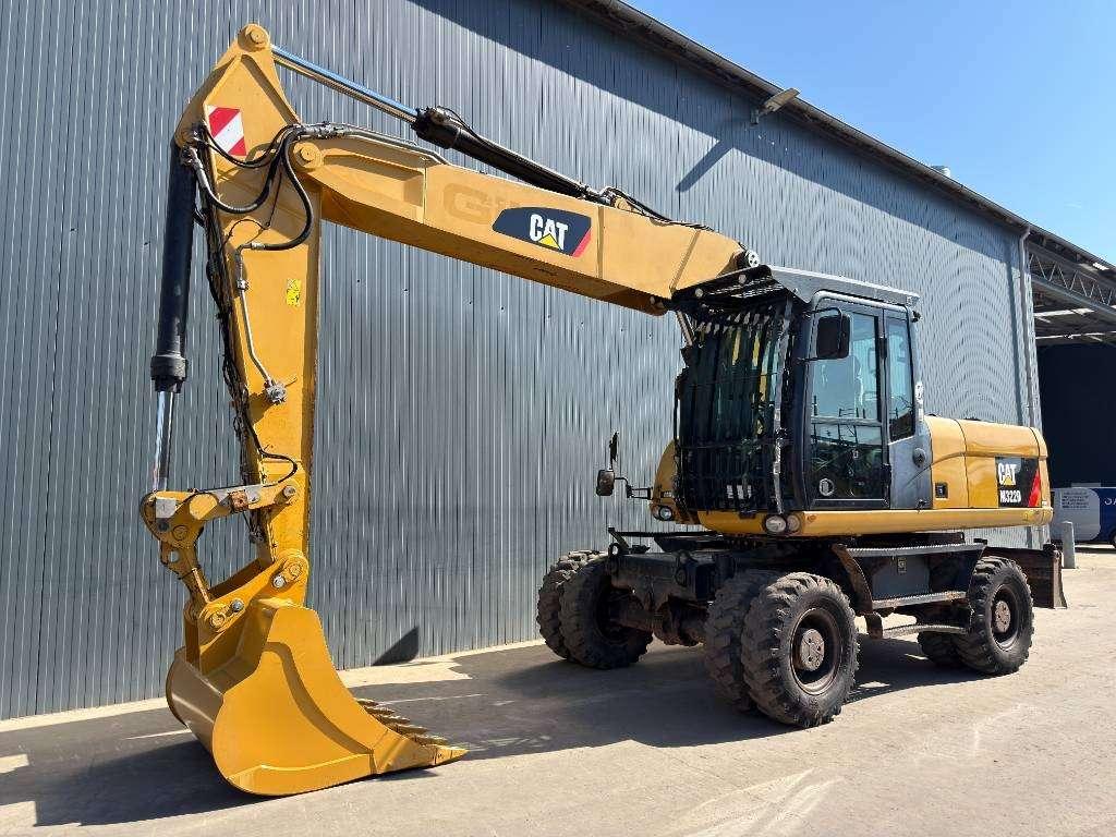 Caterpillar M322D Photo 1
