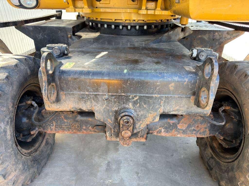 Caterpillar M322D Photo 9