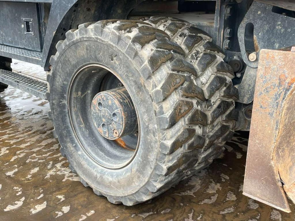 Hitachi ZX190W-6 Photo 13