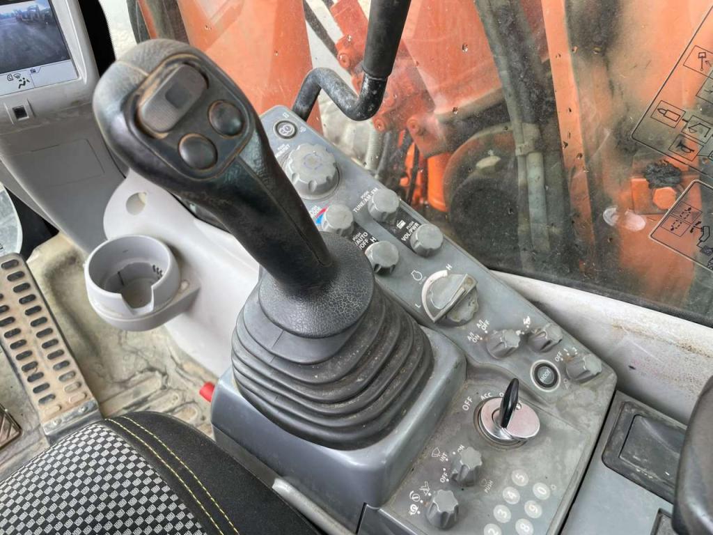 Hitachi ZX190W-6 Photo 20