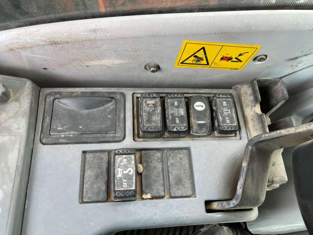 Hitachi ZX190W-6 Photo 22