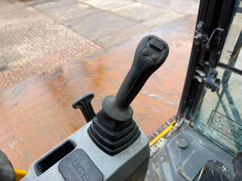 JCB 220X-LC - Quick Coupler / Automatic Greasing Photo 11