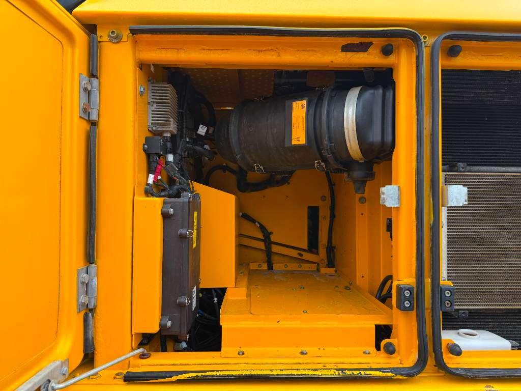 JCB 220X-LC - Quick Coupler / Automatic Greasing Photo 21