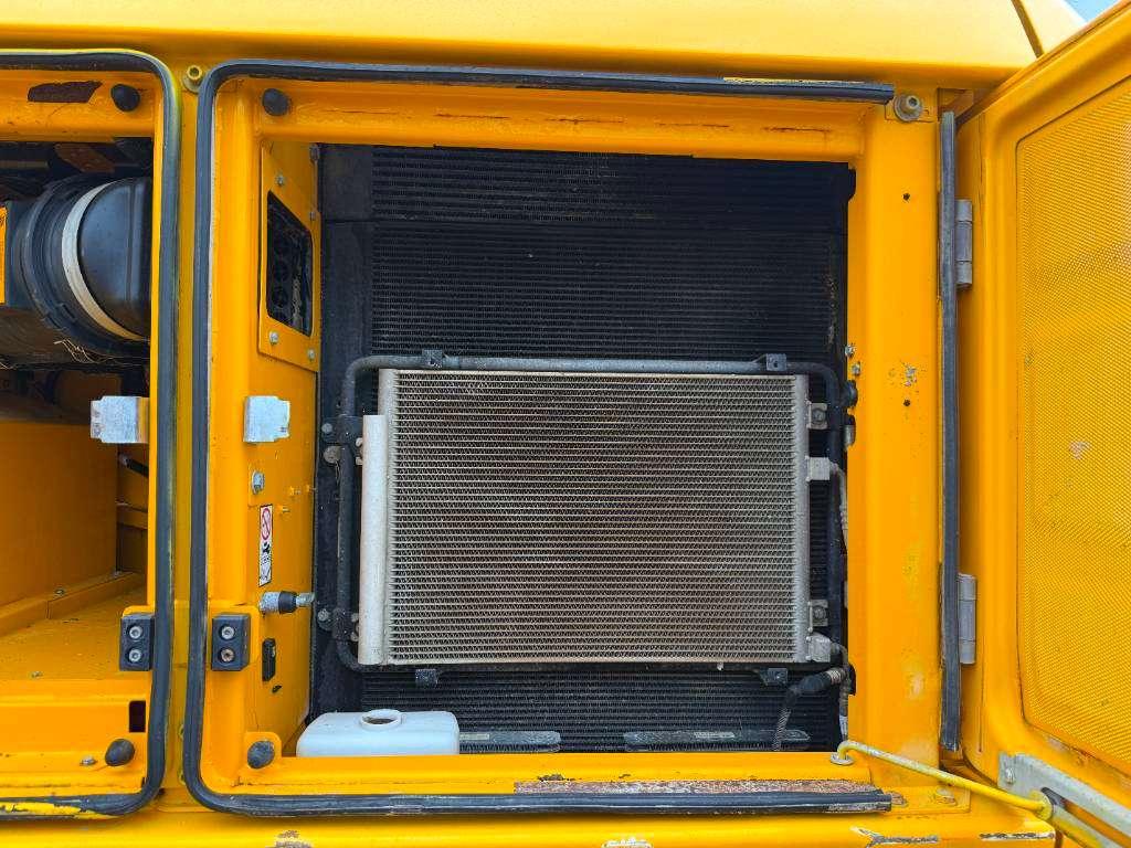 JCB 220X-LC - Quick Coupler / Automatic Greasing Photo 22