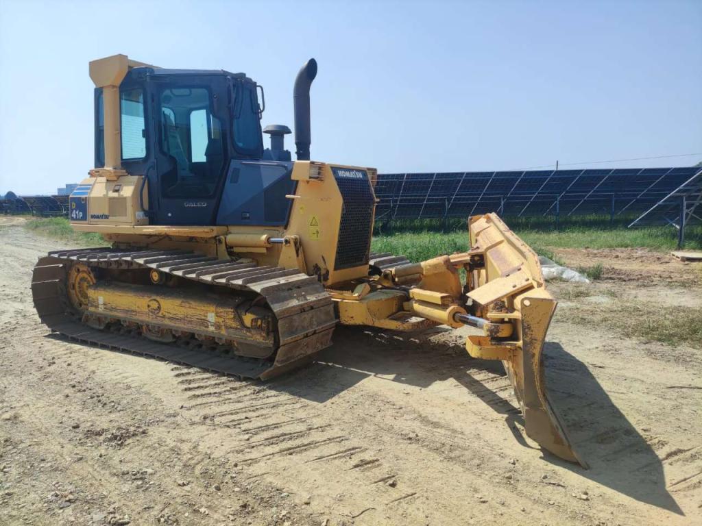 Komatsu D41P-6 Photo 3