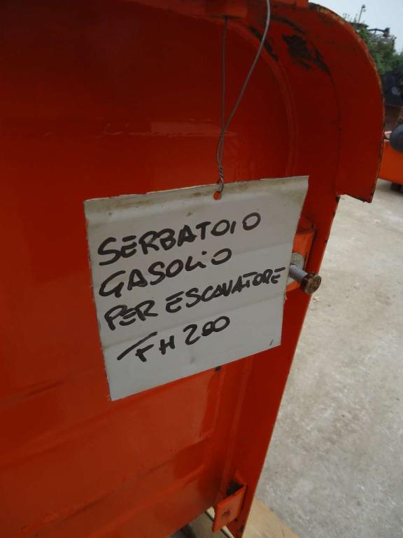 Réservoir de carburant pour Fiat Hitachi FH200 Photo 5