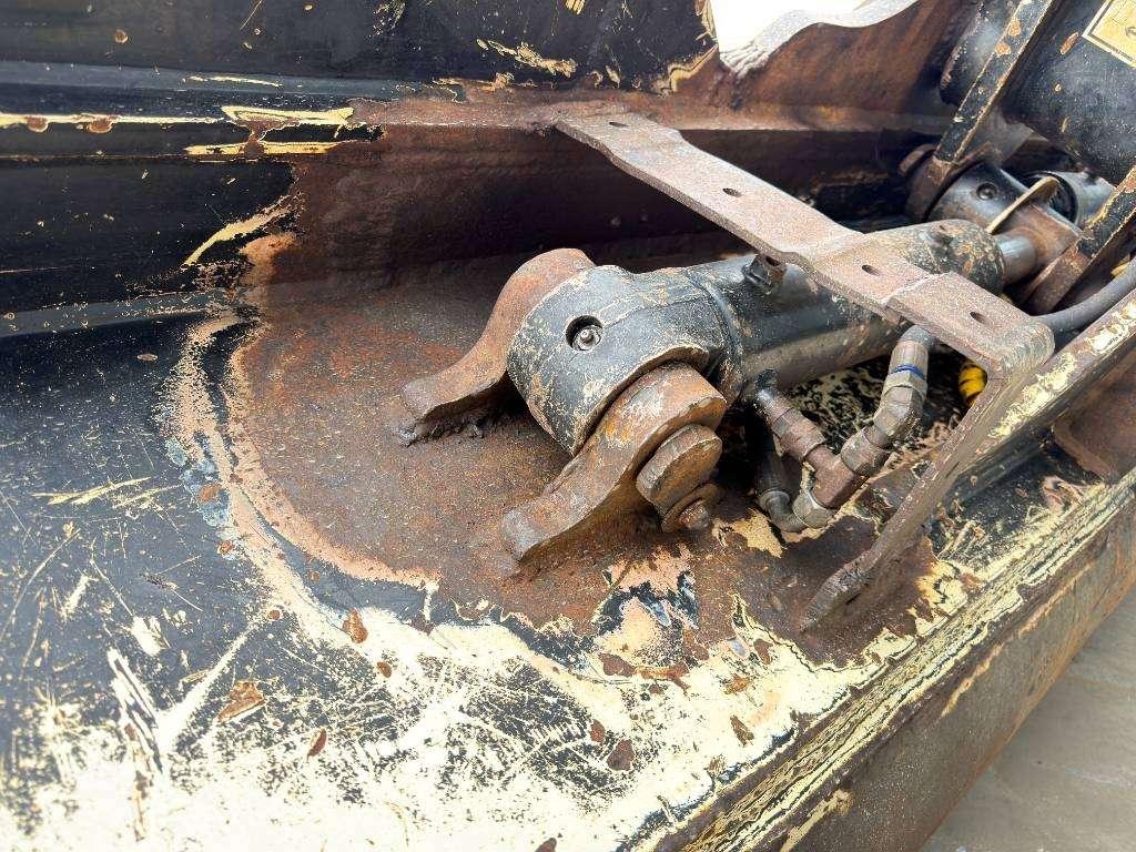 Caterpillar CW40 Photo 11