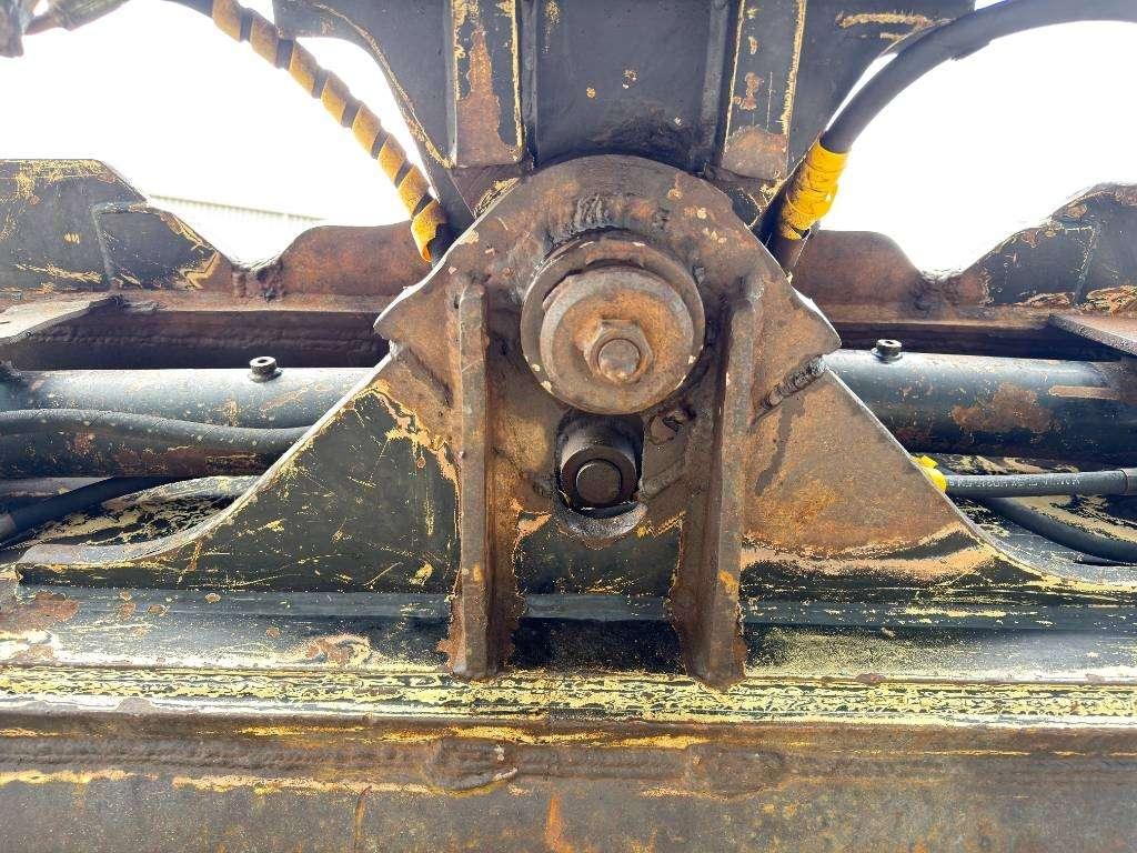 Caterpillar CW40 Photo 13