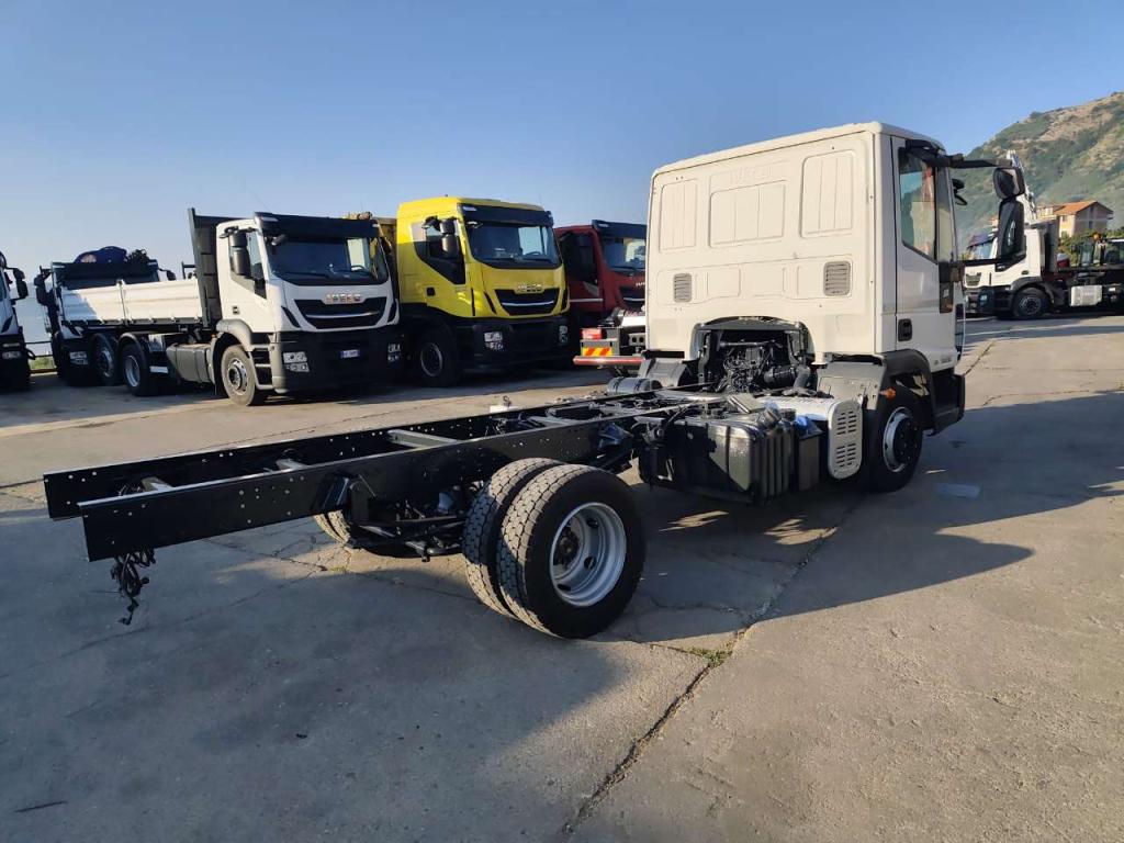 Iveco EUROCARGO 100E18 Photo 17