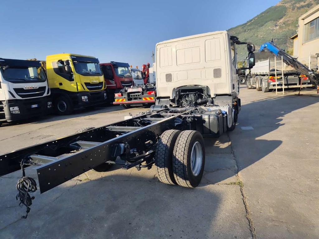 Iveco EUROCARGO 100E18 Photo 18