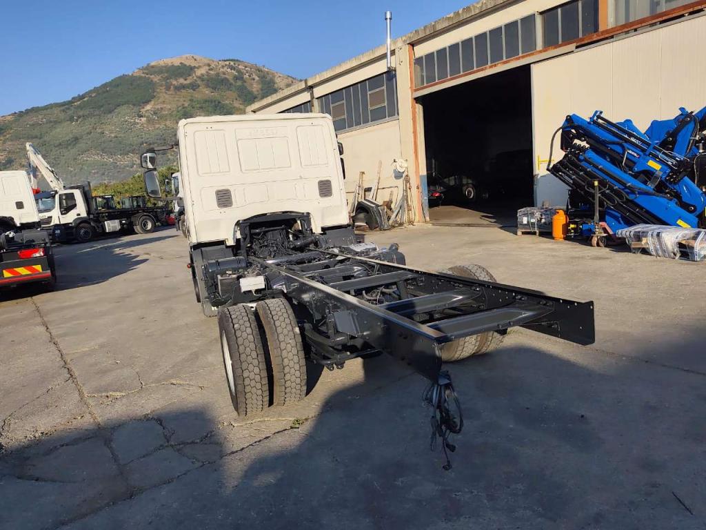 Iveco EUROCARGO 100E18 Photo 23