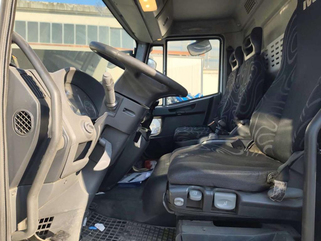 Iveco EUROCARGO 100E18 Photo 9