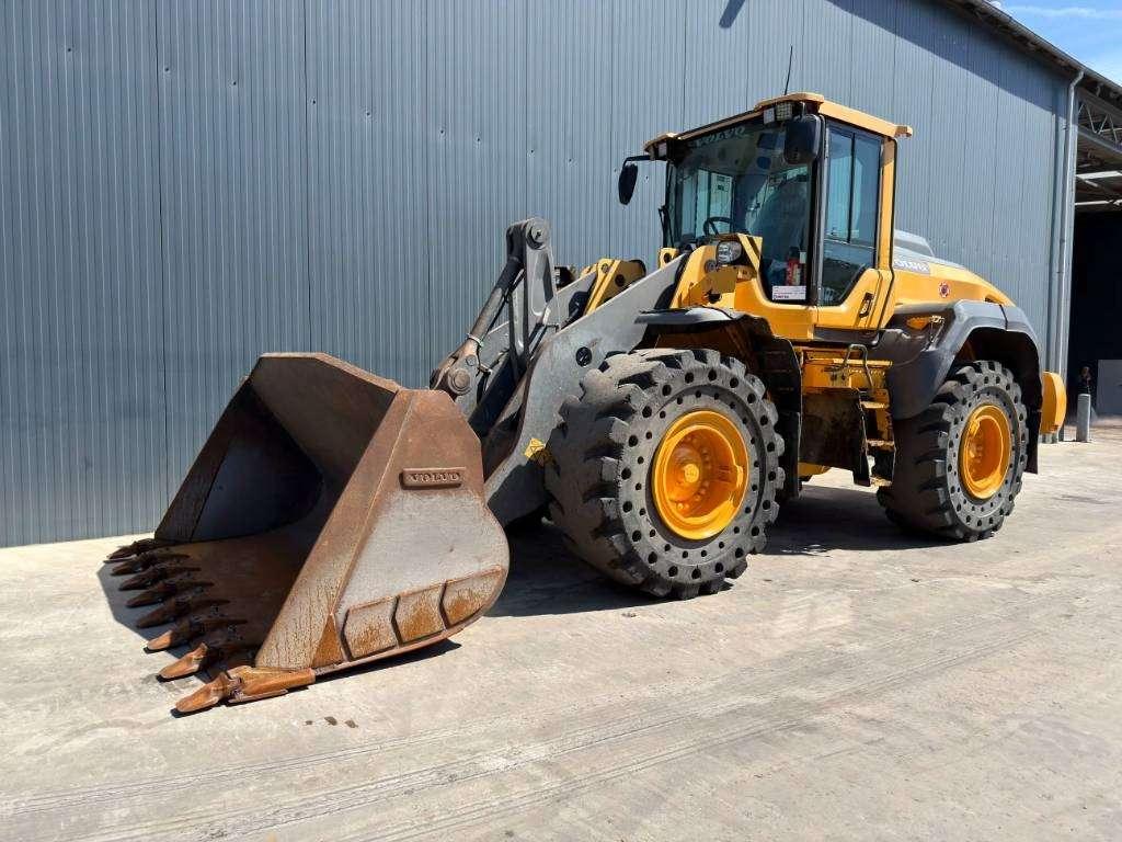 Volvo L110H Photo 1