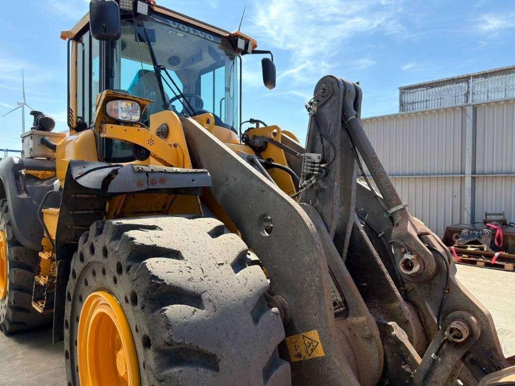 Volvo L110H Photo 22