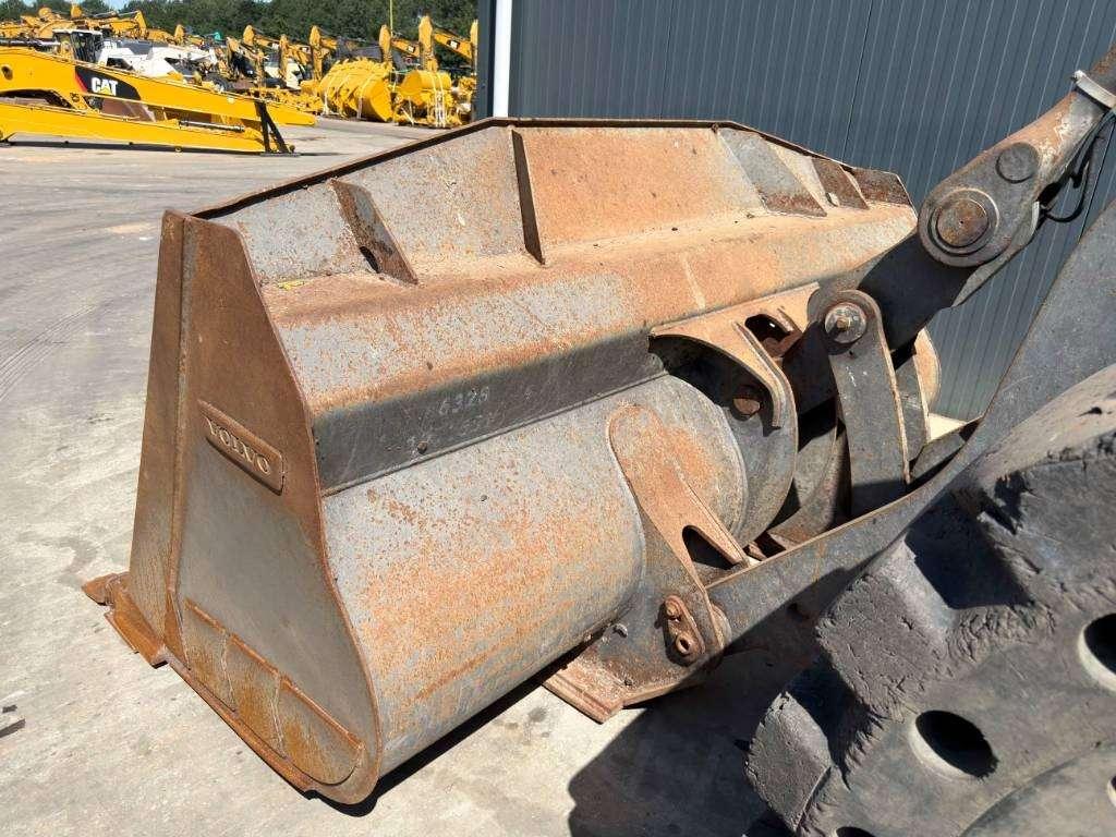 Volvo L110H Photo 26
