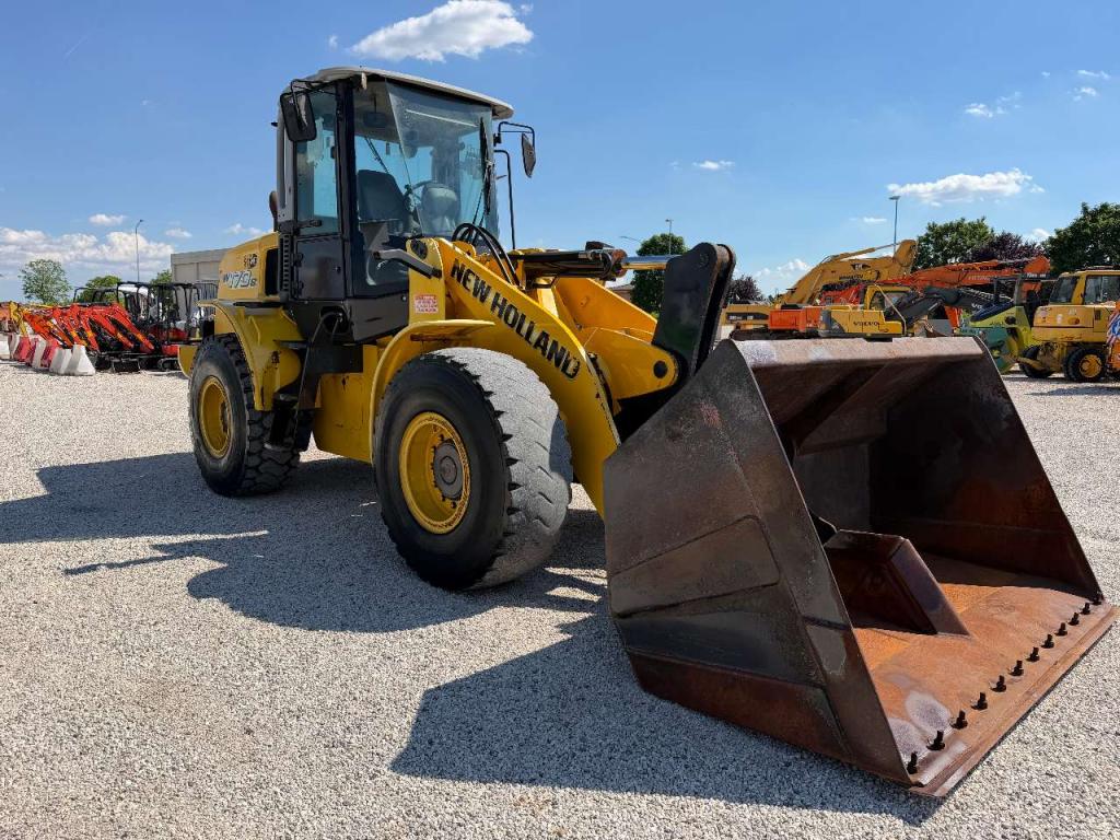 New Holland W170B Photo 5