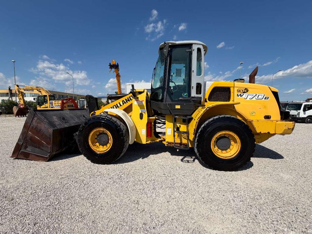 New Holland W170B Photo 8