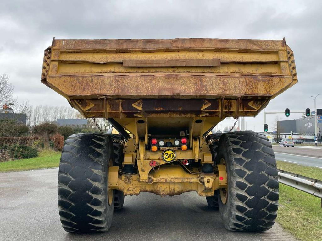 Caterpillar 745 04A Photo 4