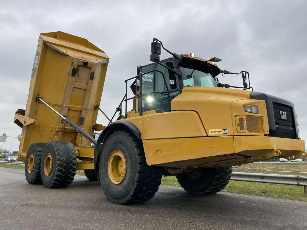 Caterpillar 745 04A Photo 9