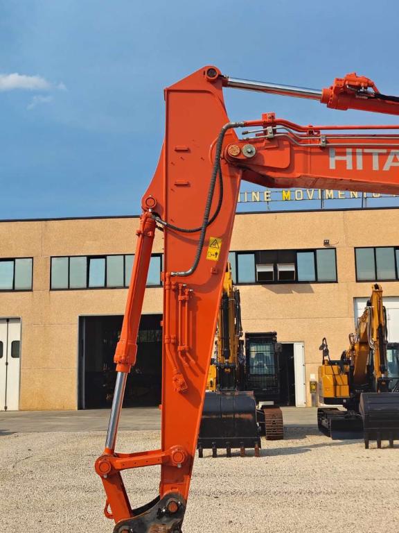 Hitachi ZX 130-6 Photo 18