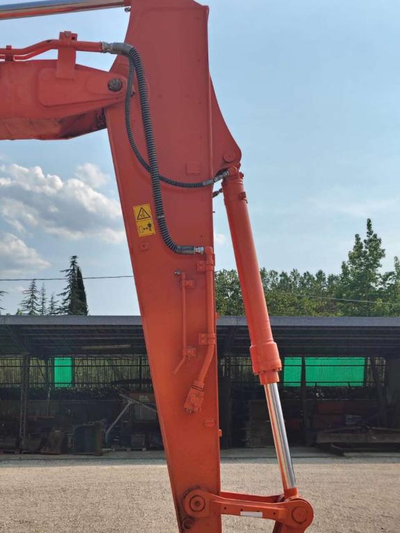 Hitachi ZX 130-6 Photo 19