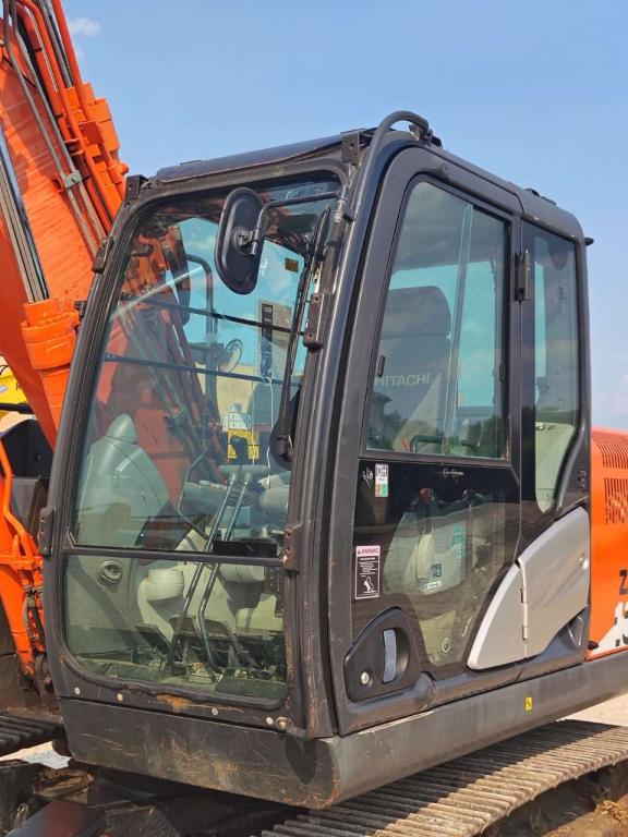 Hitachi ZX 130-6 Photo 24