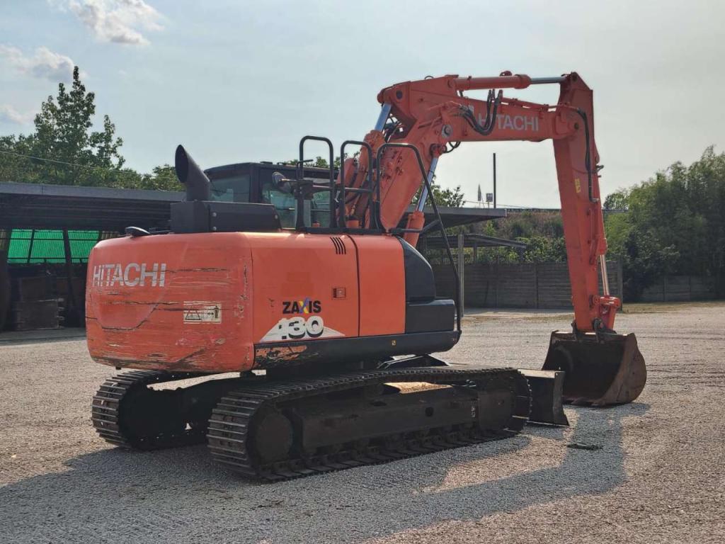 Hitachi ZX 130-6 Photo 5