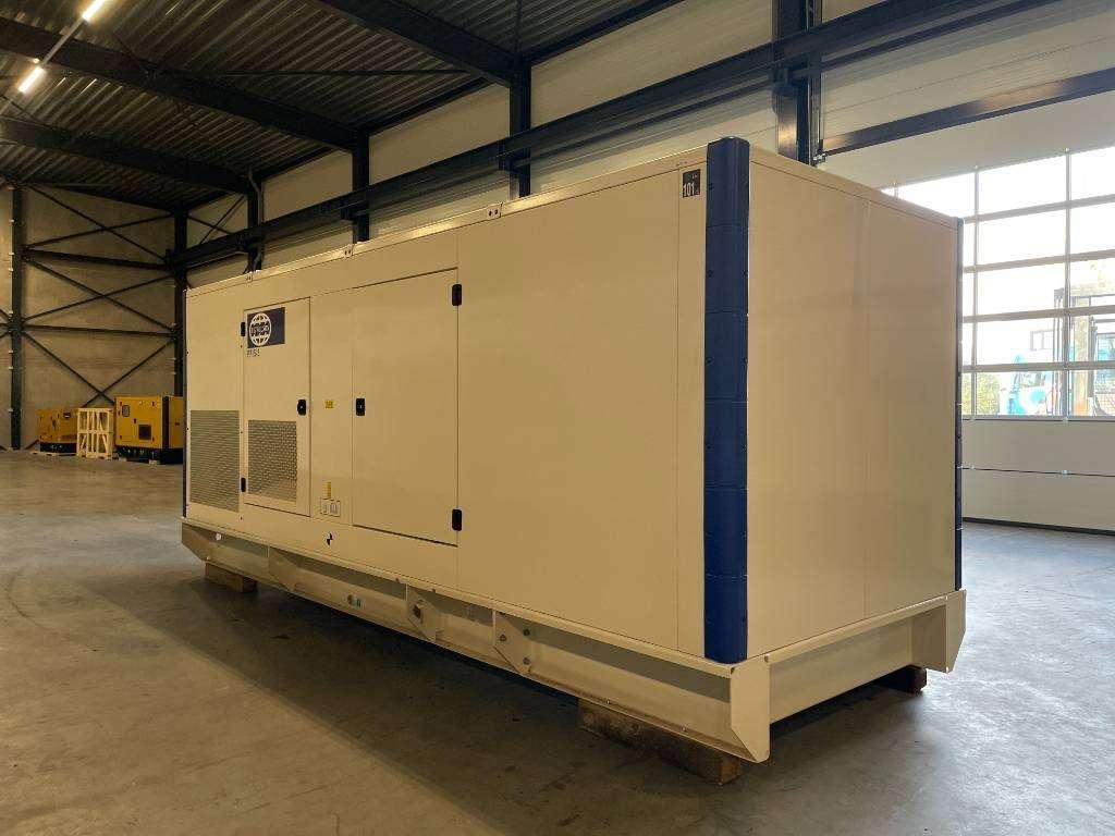 FG Wilson P715-3 - 715 kVA Genset - DPX-16023 Photo 3