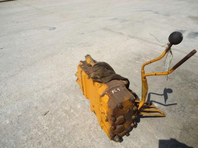 Distributeur hydraulique pour Fiat Allis FL9 en vente par OLM 90 Srl