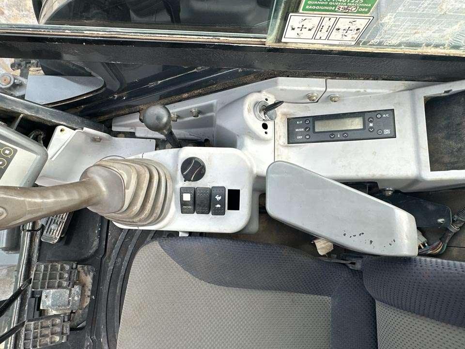 Hitachi ZX55U-5A CLR Photo 17