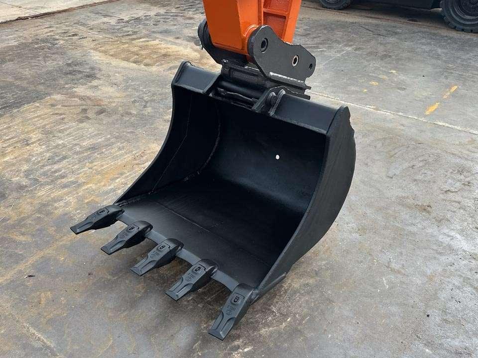 Hitachi ZX55U-5A CLR Photo 9