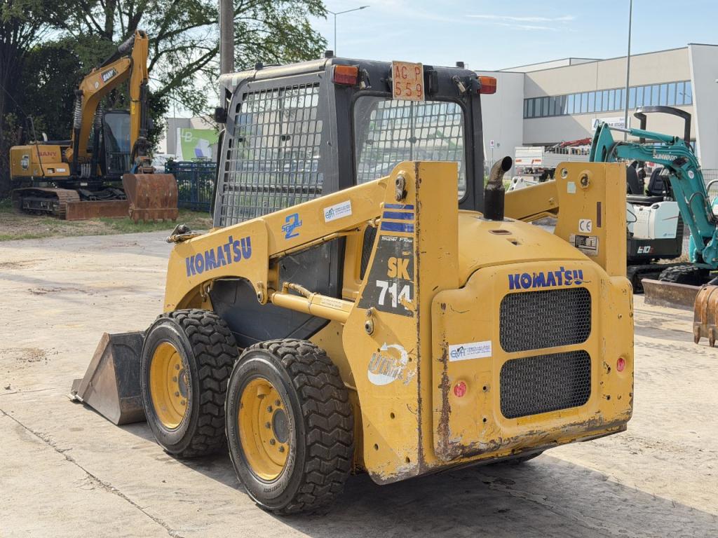 Komatsu SK714-2 Photo 4