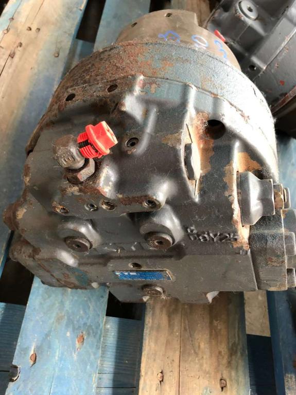 Moteur de translation pour JCB JS330 Photo 1