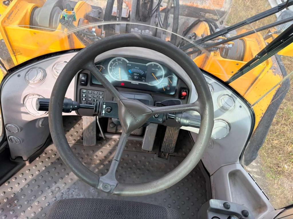 Volvo L150H Photo 17
