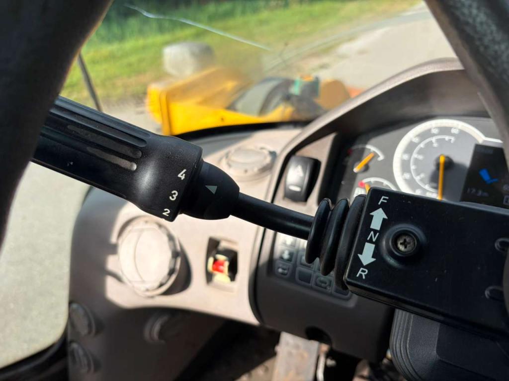 Volvo L150H Photo 19